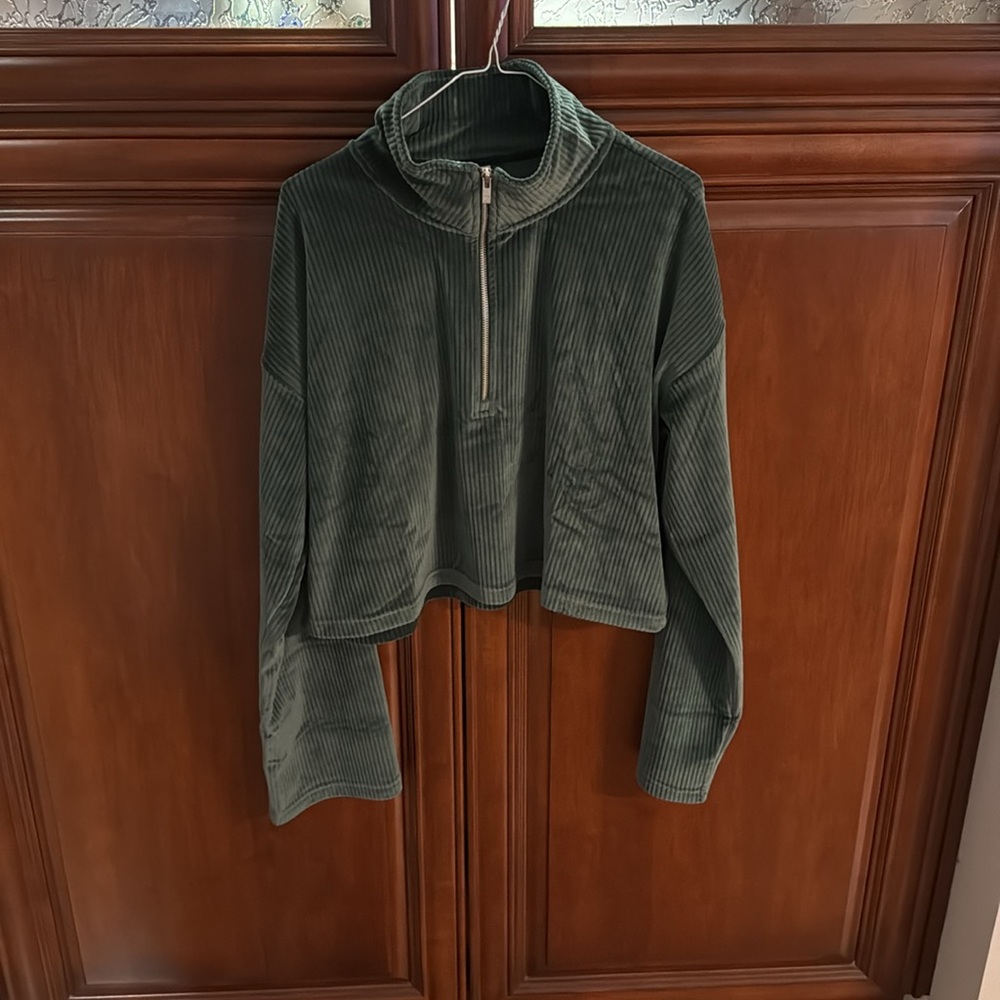 Fabletics Plush Half Zip Crop Green Sweatshirt XL NWT - Picture 4 of 7